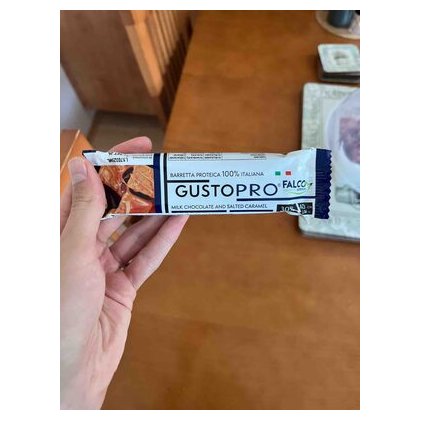 GustoPro protein bar, milk chocolate and salted caramel, 40 g