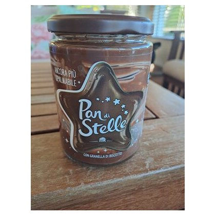 Pan di Stelle шоколадно-ореховая паста с печеньем, 380 г