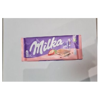 Milka шоколад с клубничным йогуртом, 100 г