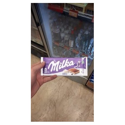 Milka шоколад с йогуртовой начинкой, 100 г
