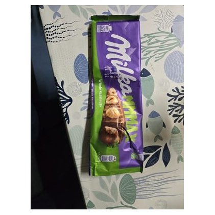 Milka шоколад с цельным орехом, 250 г