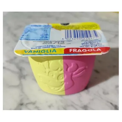 Nestlé Fruttolo Maxi Duo strawberry/vanilla curd dessert, 100 g