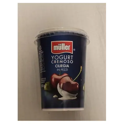 Müller кремовый йогурт с кусочками вишни, 500 г