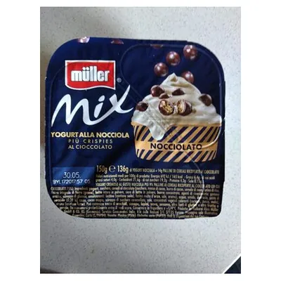 Müller Mix Nocciolato yogurt with hazelnuts in chocolate, 150 g
