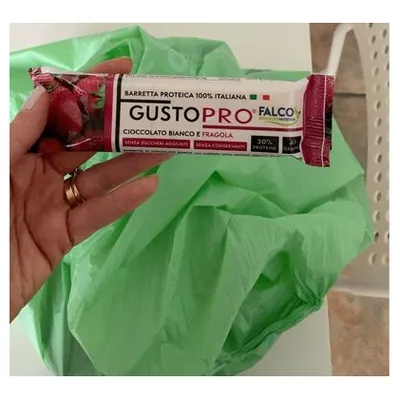 GustoPro protein bar, strawberry, 40 g