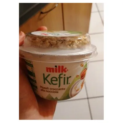 Milk Кефир с хрустящим мюсли и фундуком, 160 г