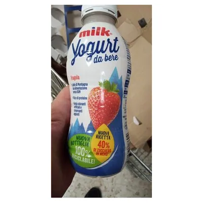 Milk strawberry drinking yogurt, 500 g