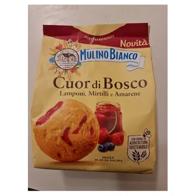Mulino Bianco Cuor di Bosco cookies with wild berry filling, 300 g