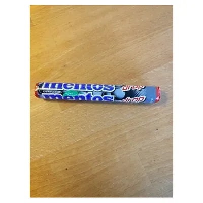 Mentos licorice mints