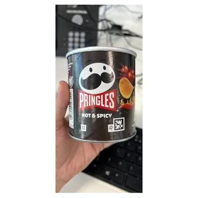 Pringles Hot & Spicy crisps, 40 g