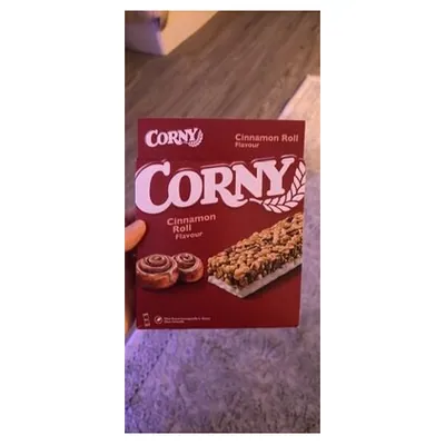 Corny Cinnamon Roll cereal bar, new
